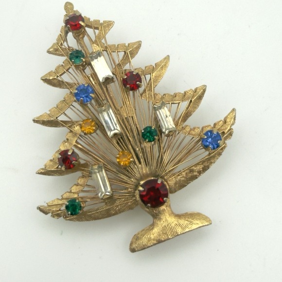 Estate Jewelry - Vintage Gold Tone Multi Color Rhinestone Christmas Tree Brooch Pin Mid Century